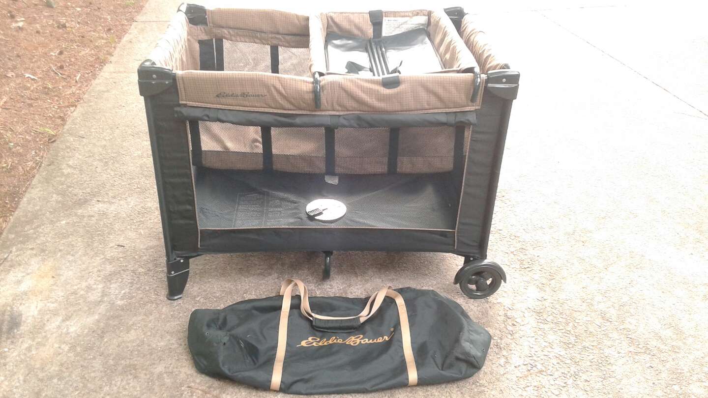 EDDIE BAUER PACKNPLAY SET for sale in Stone Mountain, GA 5miles