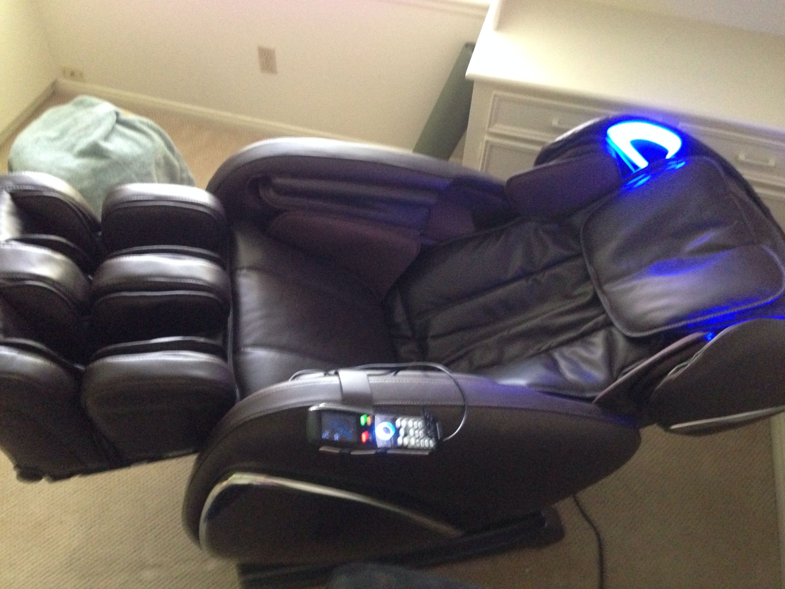 Cozzia ec360d massage chair