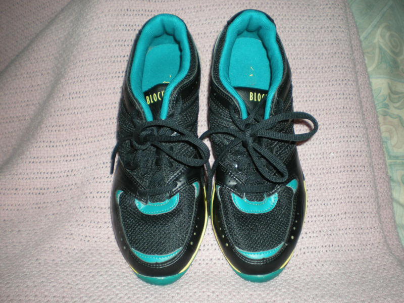 Bloch dance tennis shoes actual size 8, listed on tongue as 9.5, black ...