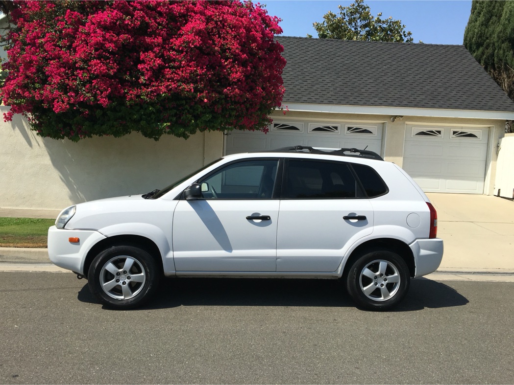 2006 Hyundai Tucson nice SUV gas Saver for sale in Santa Ana, CA