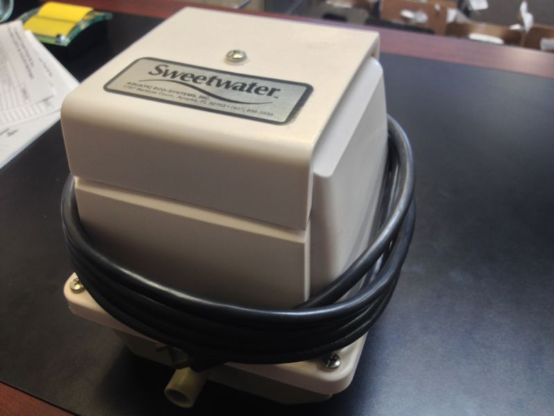 New listing MEDO LINEAR PISTON AIR PUMP SL22 by SWEETWATER AQUATIC ECO