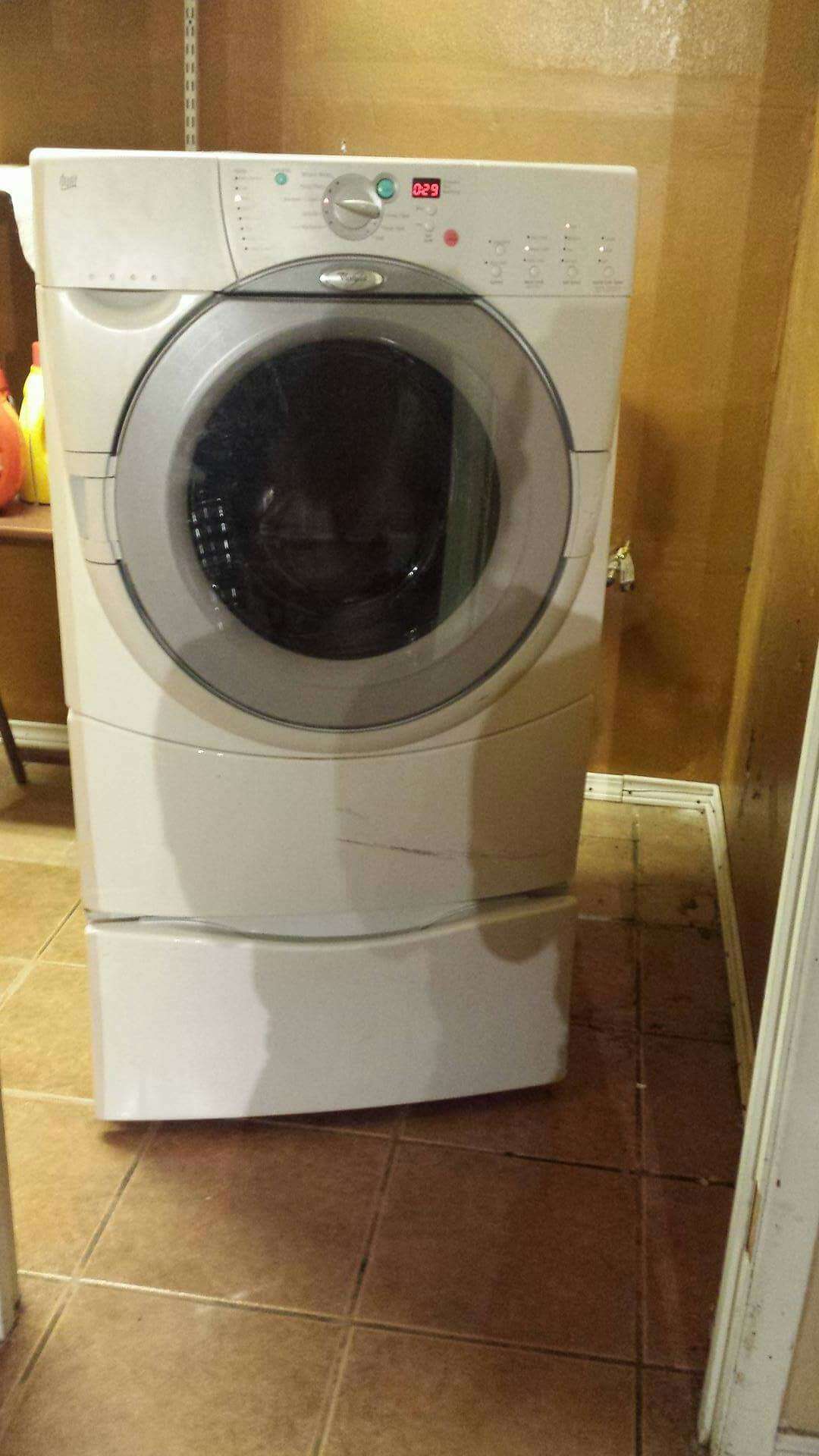 Whirlpool front load washer with pedestal for sale in San Antonio, TX