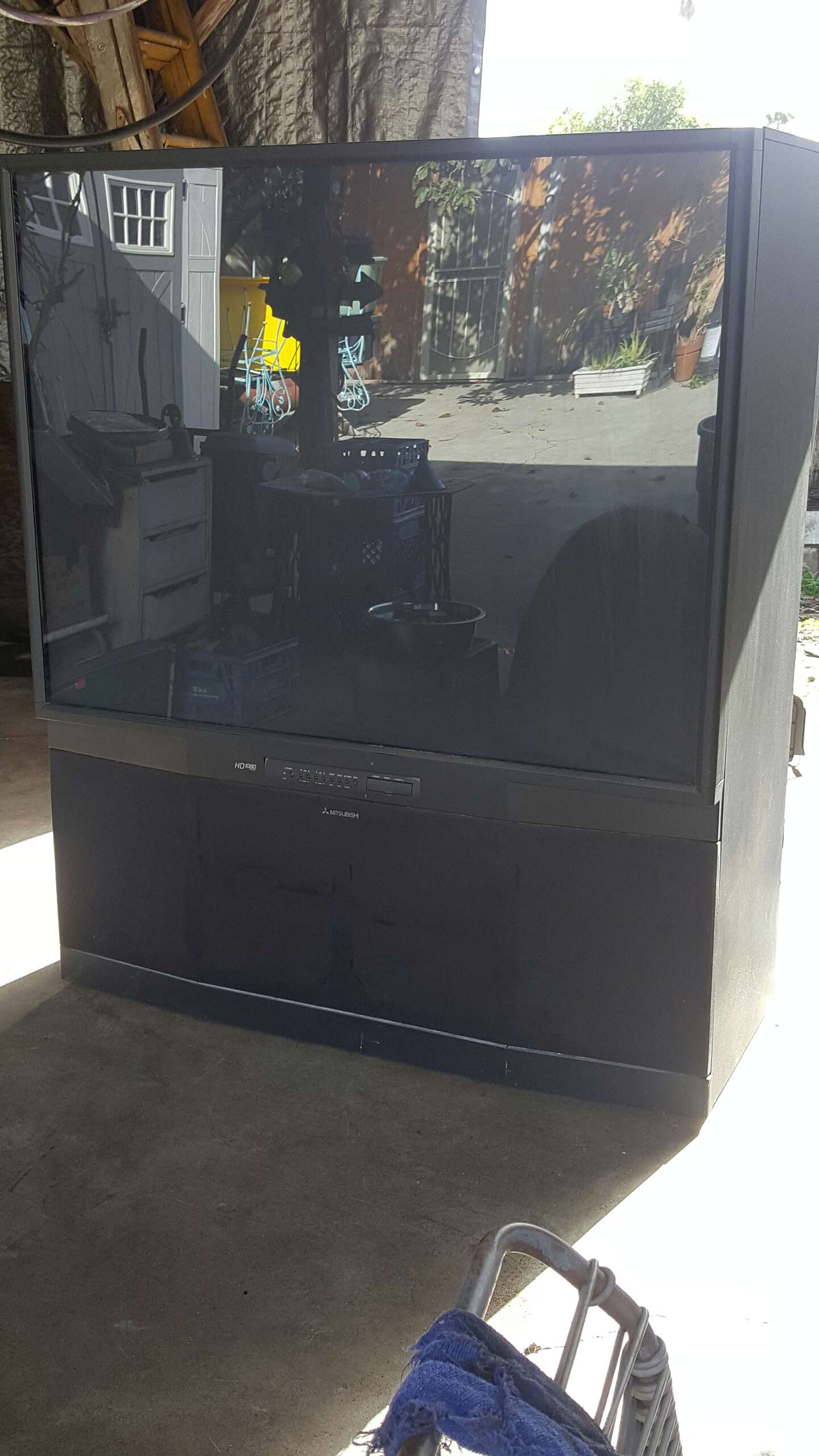 60 inch Mitsubishi Big Screen Tv for sale in Los Angeles, CA - 5miles ...