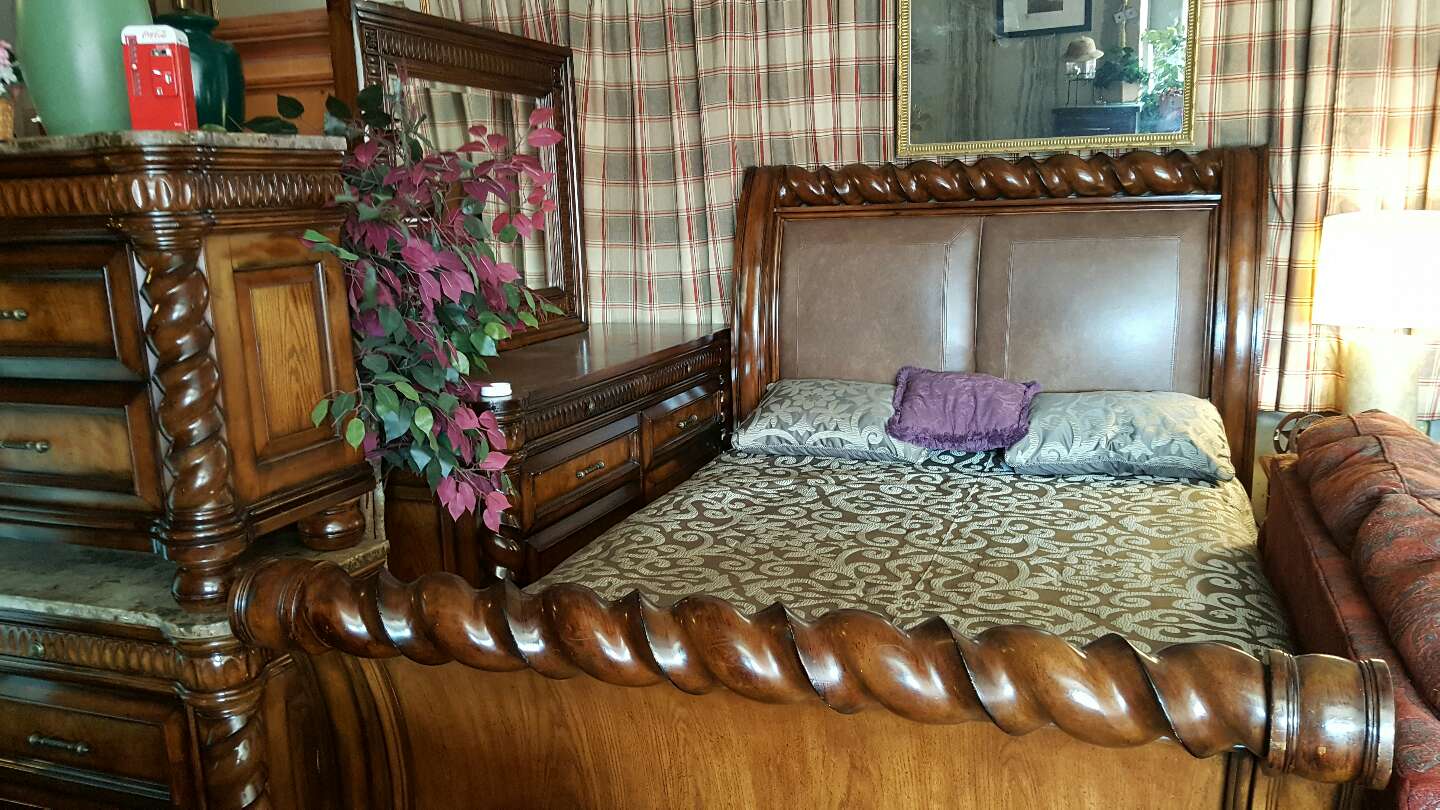 Collezione Europa QUEEN SET New price! $2100 for sale in Burleson ... Collezione Europa QUEEN SET New price! $2100 for sale in Burleson ...