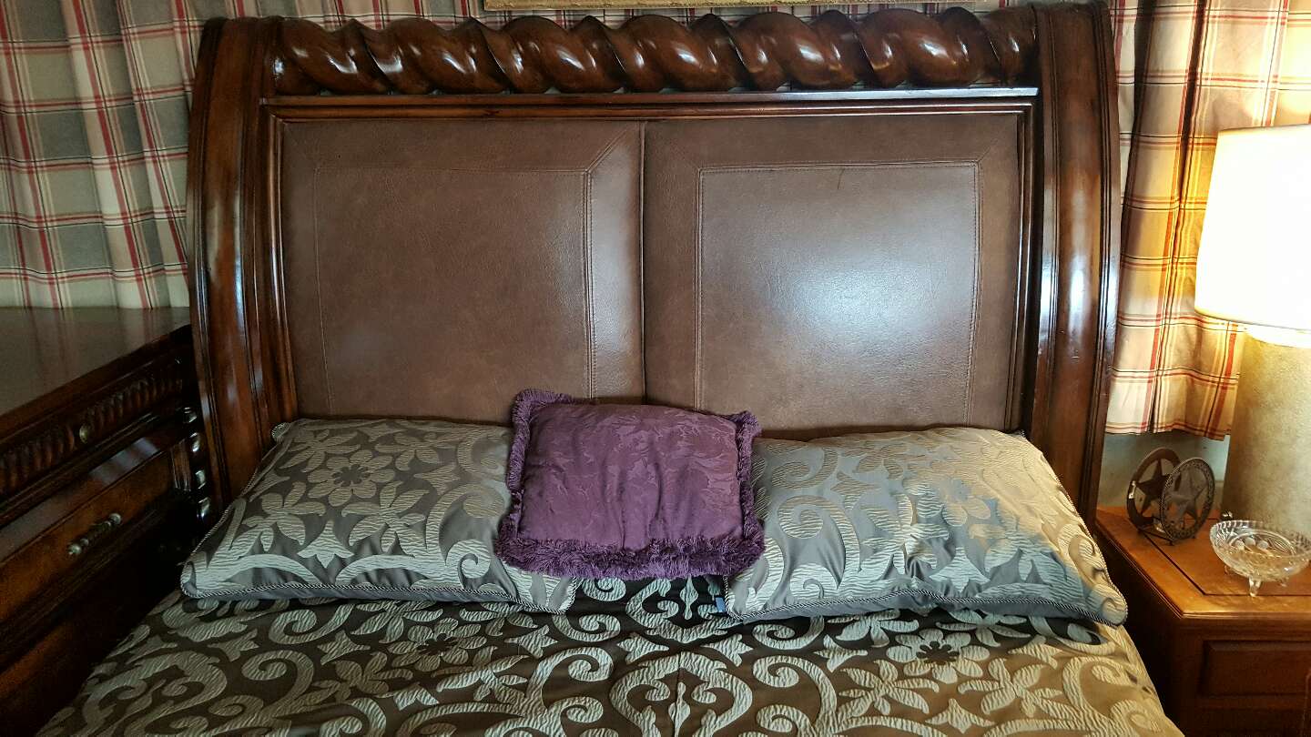 Collezione Europa QUEEN SET New price! $2100 for sale in Burleson ... Collezione Europa QUEEN SET New price! $2100 for sale in Burleson ...