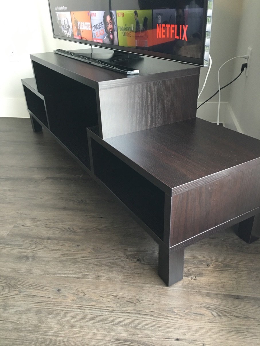 Samsung 55Inch 4K Ultra HD Smart TV & Stand for sale in Dallas, TX