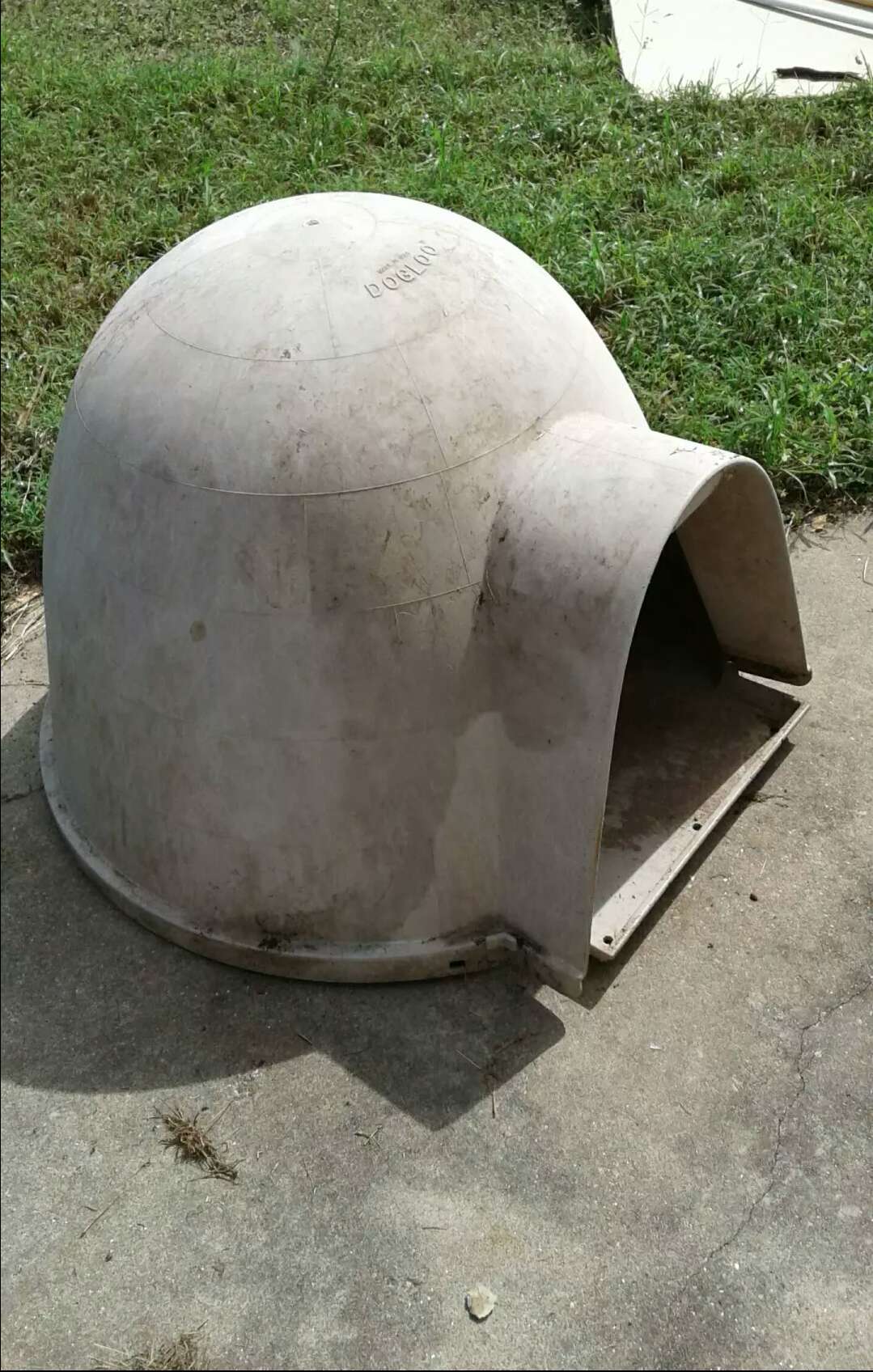 XL Large Dogloo Dog House for sale in Houston, TX 5miles Buy and Sell