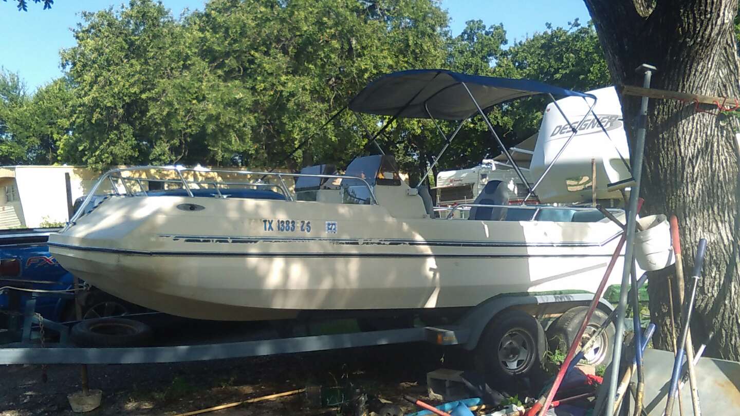 1982 Deck Boat for sale in Fort Worth, TX 5miles Buy and Sell