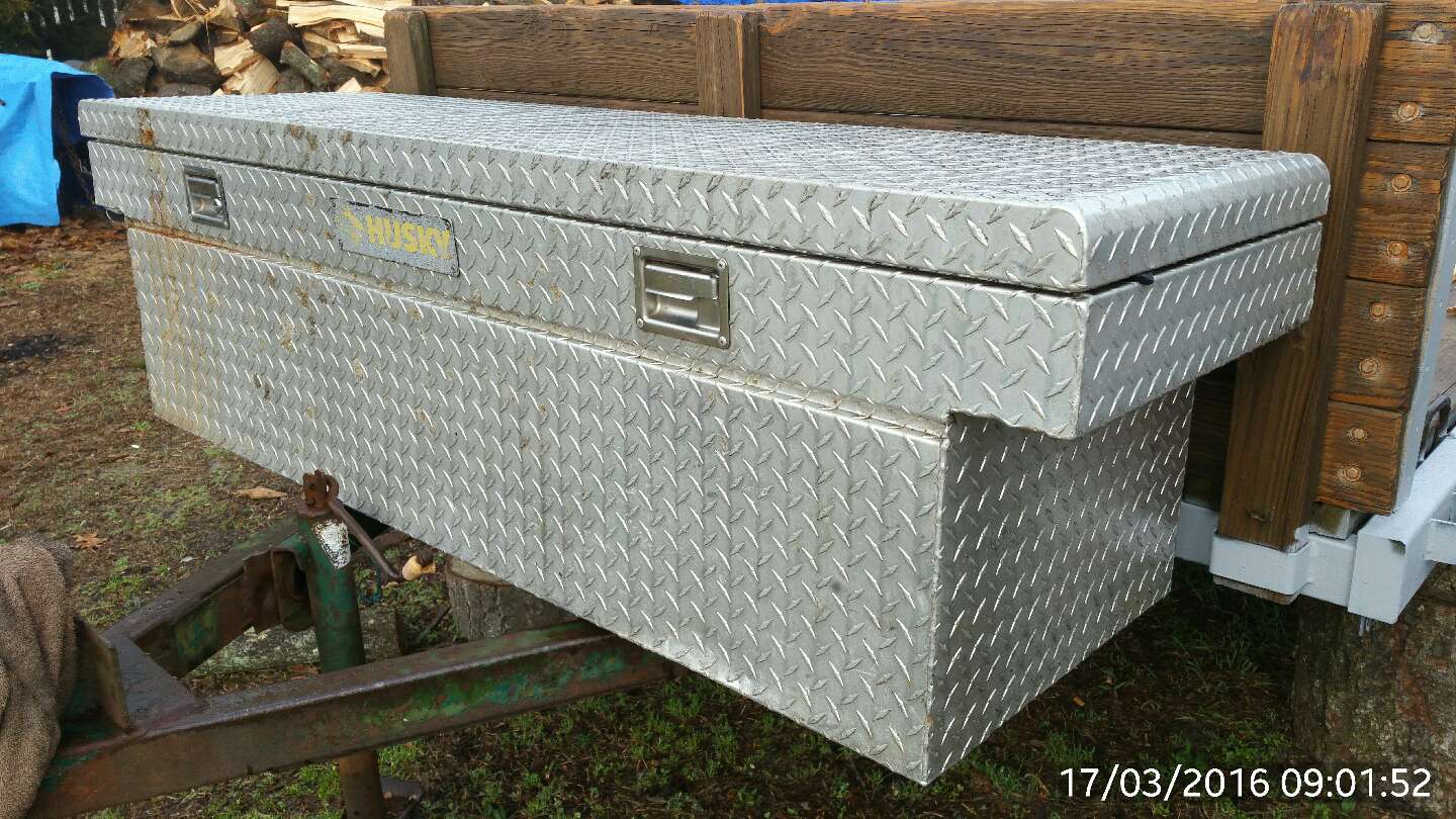 Husky aluminum diamond plate full size truck /trailer box for sale in