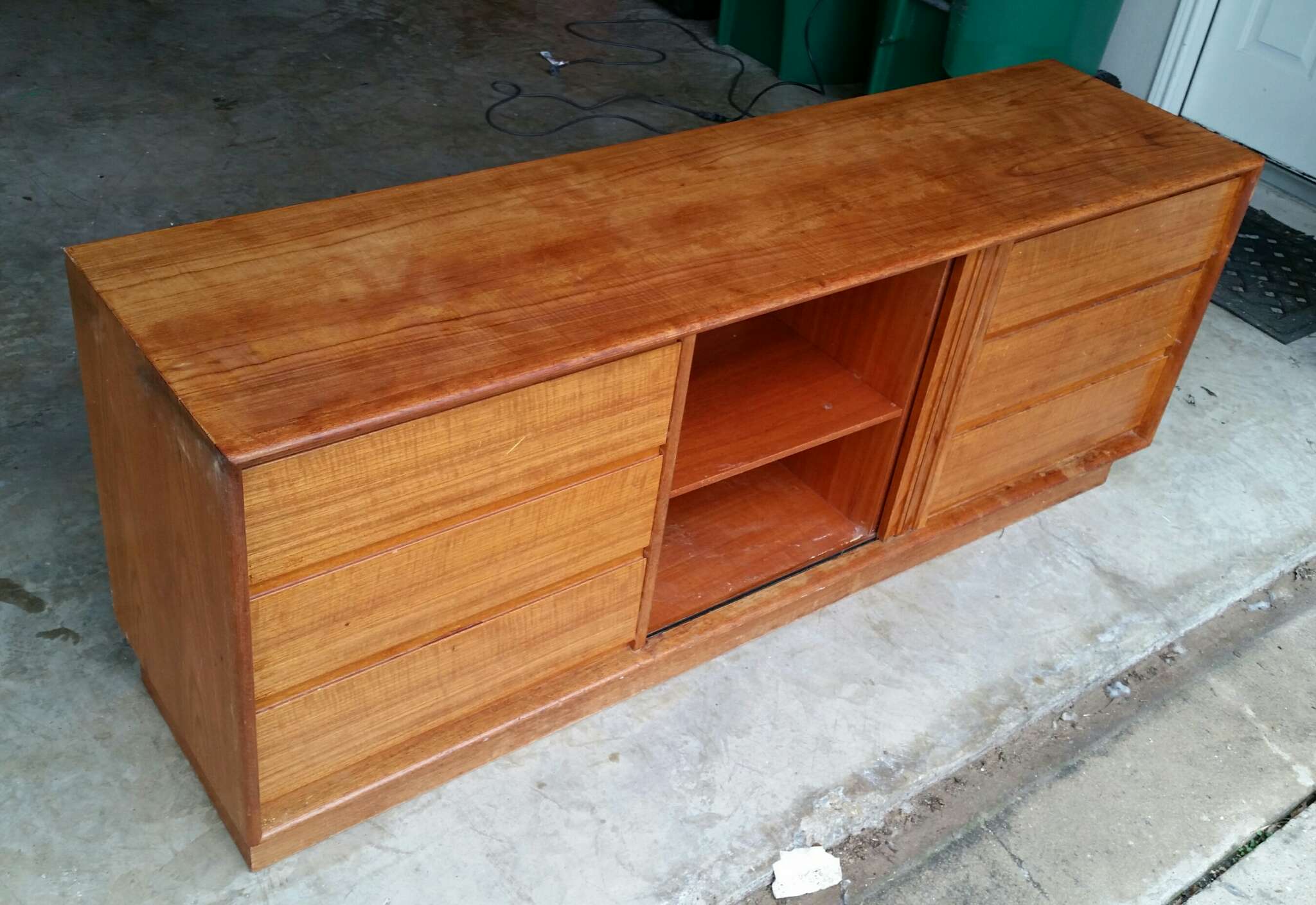 Lane Mid Century Modern Dresser Credenza 6 drawer, sliding door middle