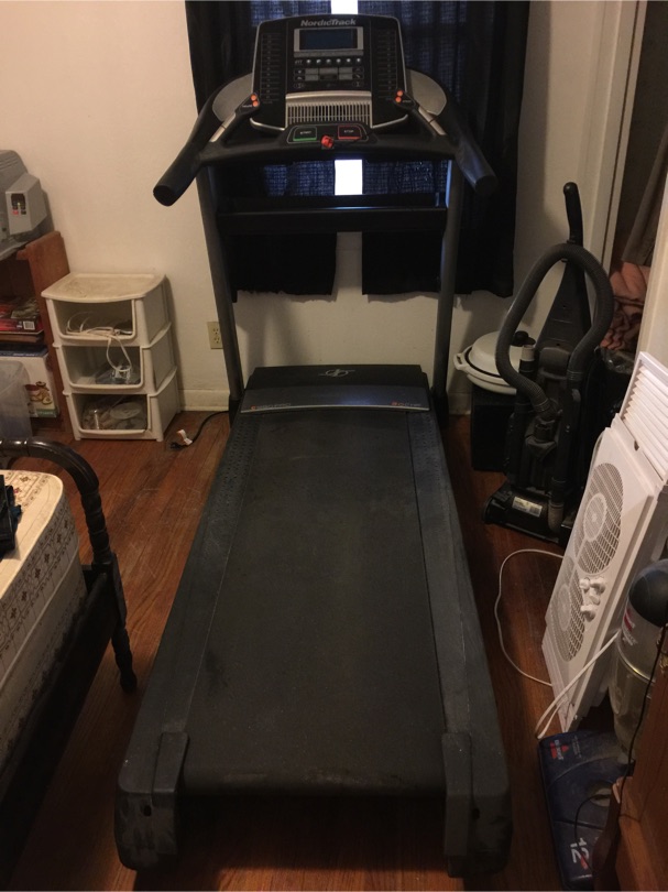 Nordictrack c950 pro treadmill for sale in Pasadena, TX 5miles Buy