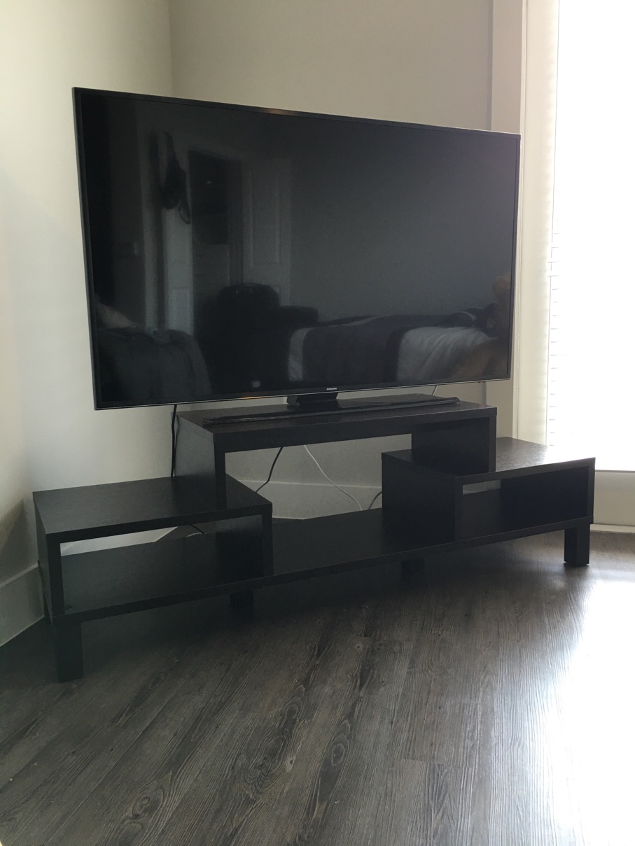 Samsung 55Inch 4K Ultra HD Smart TV & Stand for sale in Dallas, TX