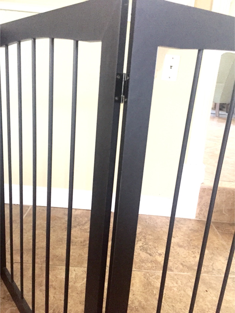 NEW ANIMAL FREE STANDING WOODEN PET/BABY GATES/DOORS for sale in
