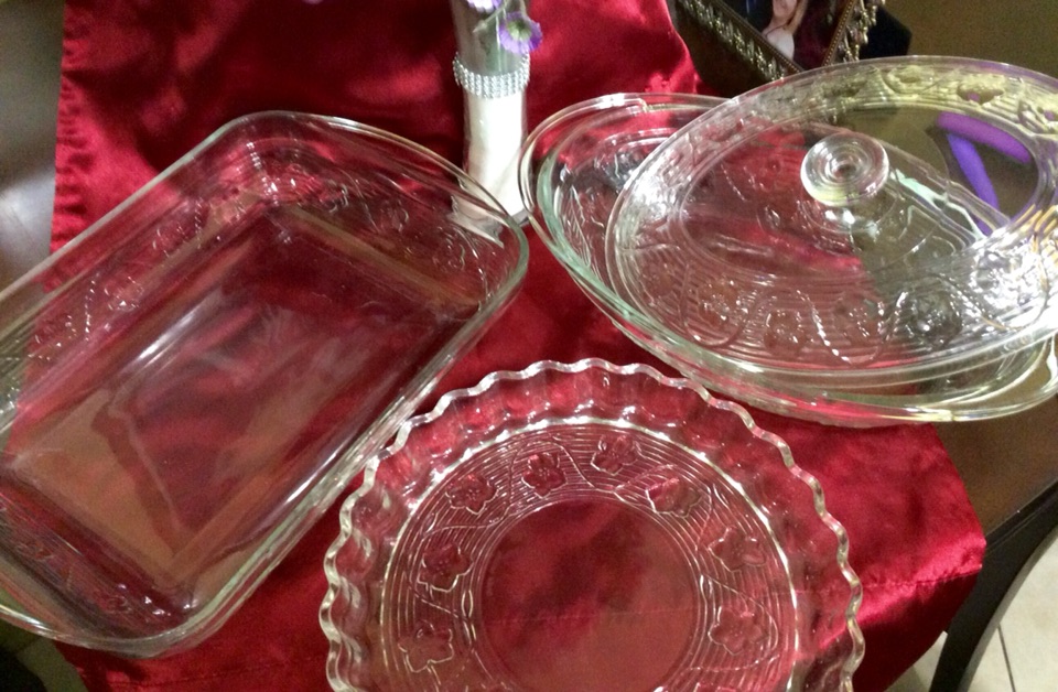 Vtg flower bakeware Clear glass oven proof set for sale in Garden Grove