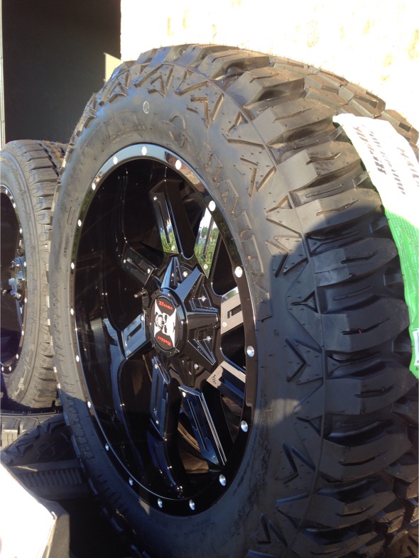 Xtreme Mudder Wheels w/ 33x12.50r20 mud tires for sale in Red Oak, TX 5miles Buy and Sell