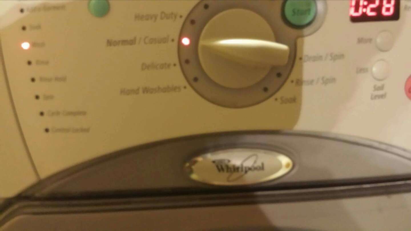 Whirlpool front load washer with pedestal for sale in San Antonio, TX