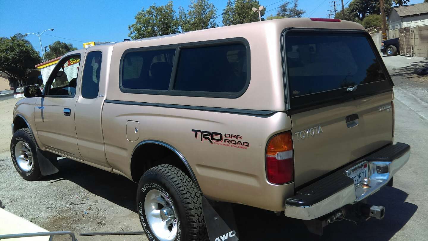 1999 Toyota tacoma king cab manual 5speed 4x4 for sale in Pico Rivera ...