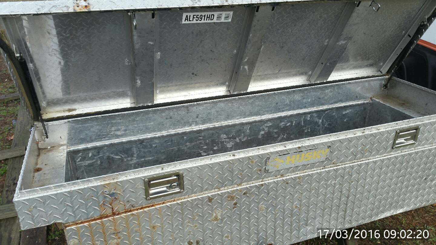Husky aluminum diamond plate full size truck /trailer box for sale in