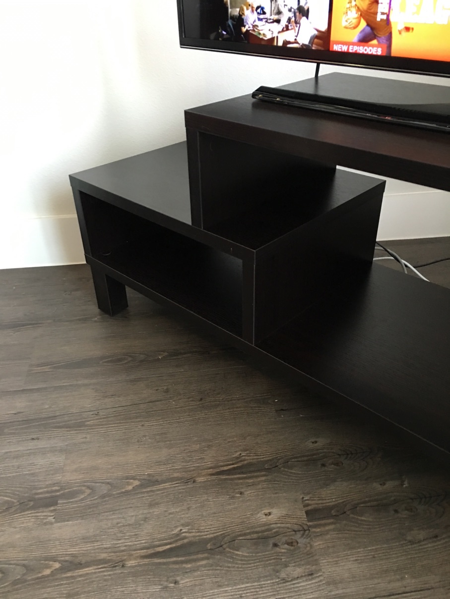 Samsung 55Inch 4K Ultra HD Smart TV & Stand for sale in Dallas, TX